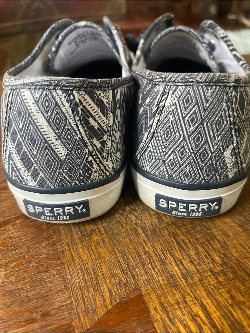 Sperry casual low